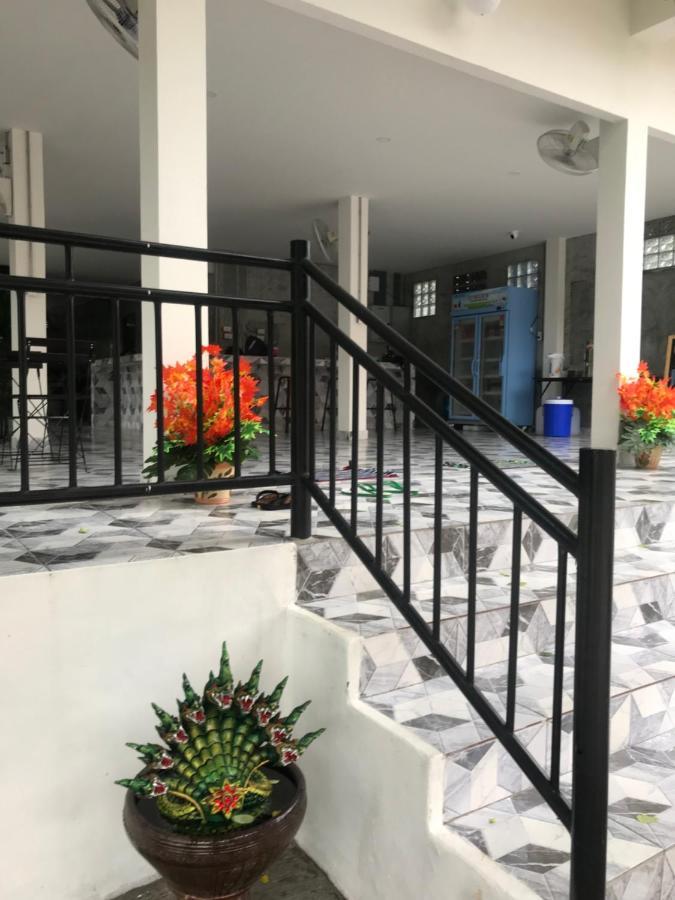 P And P'S Guesthouse Тау Экстерьер фото