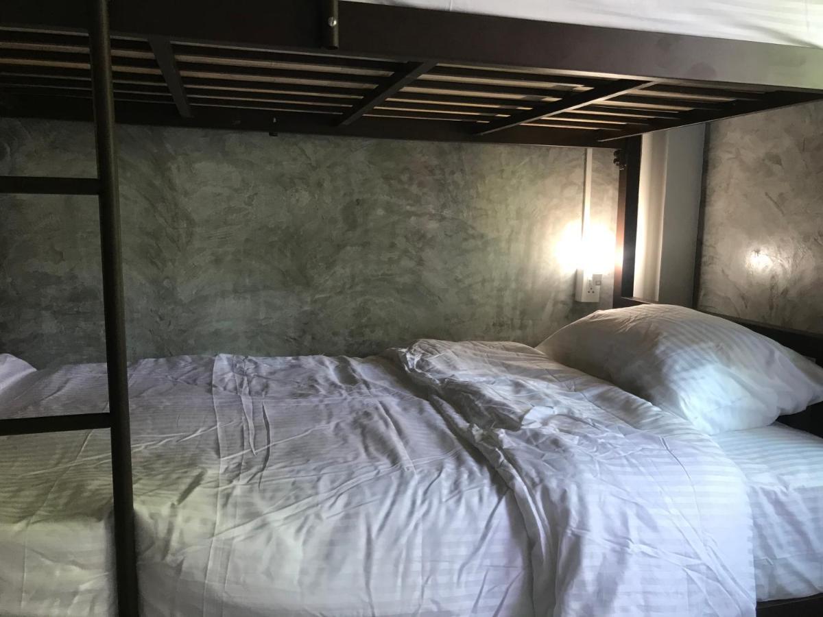 P And P'S Guesthouse Тау Экстерьер фото